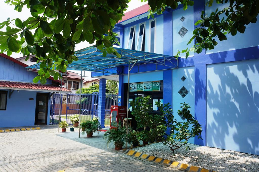 Kenari Wisma tamu